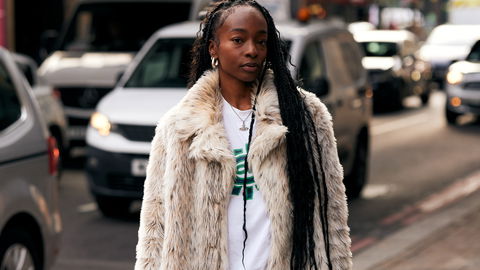 Diesen Jacken-Trend für den Herbst tragen alle Streetstyler bei der London Fashion Week