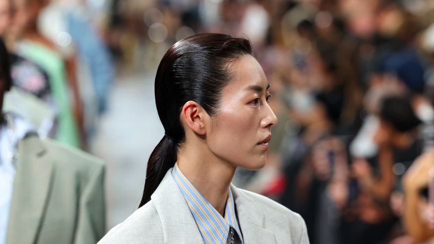 Paris Fashion Week: Das wird auch im Frühjahr/Sommer 2025 der größte Frisuren-Trend