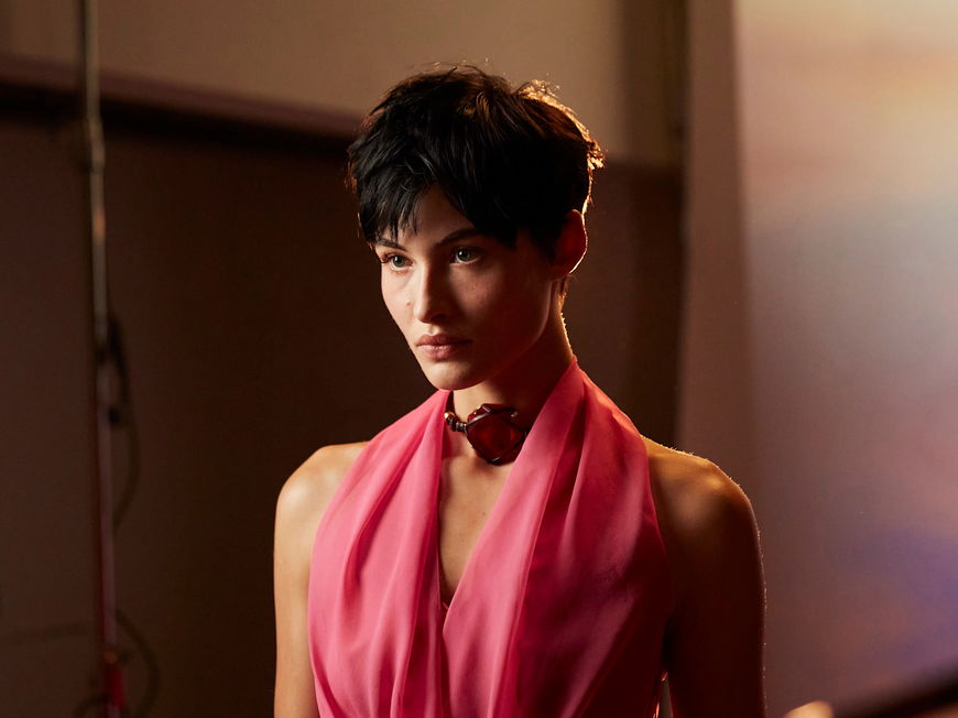 Model mit Pixie Cut