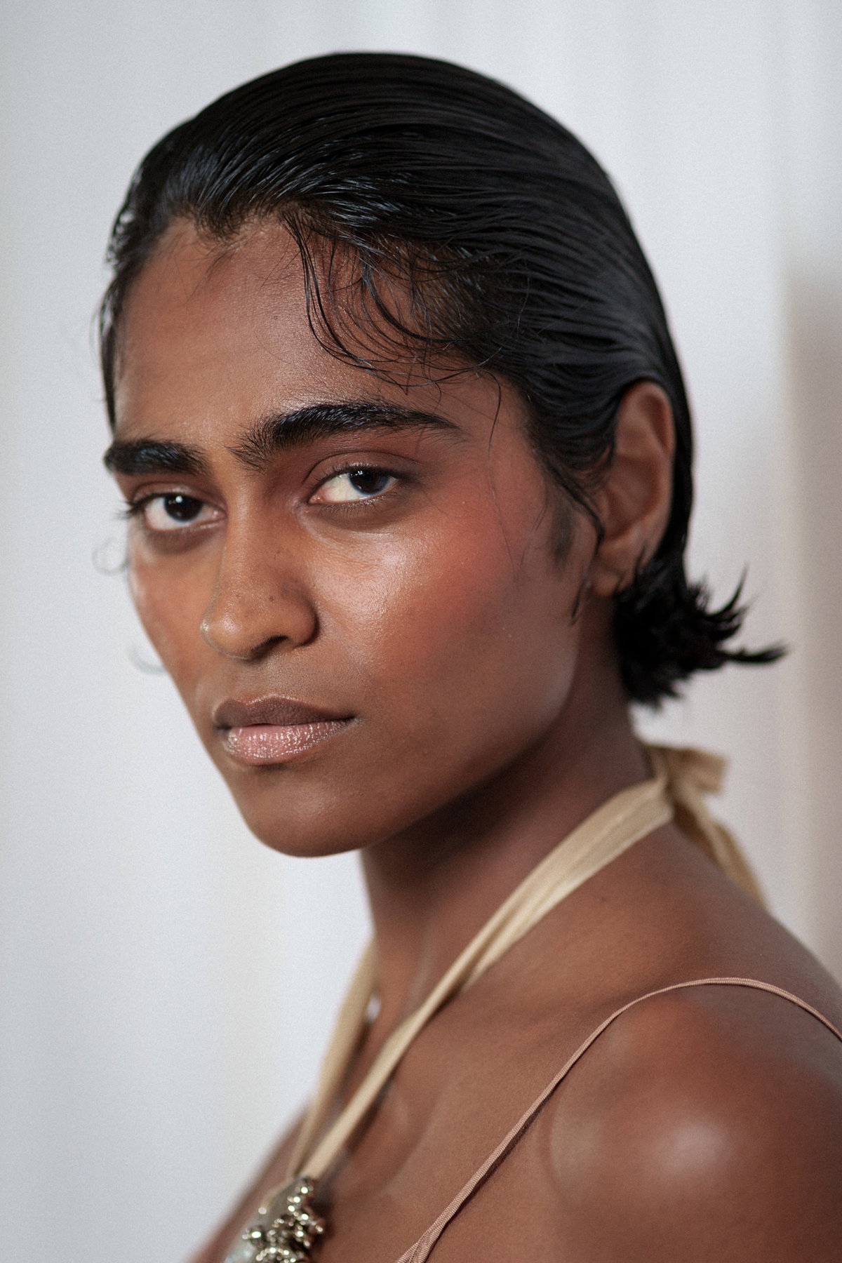 Model Sleek Hair bei Dries van Noten