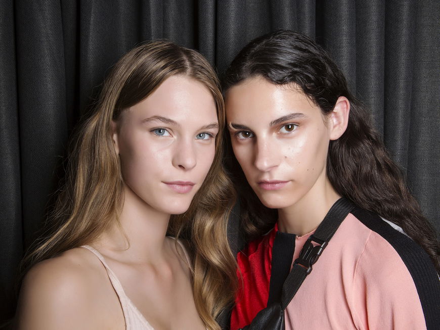 Zwei Models beim Fotoshooting