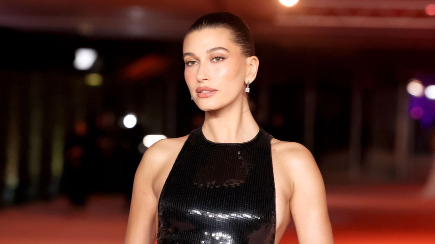 Hailey Bieber bricht mit ihrem überraschenden Look Geschlechternormen auf