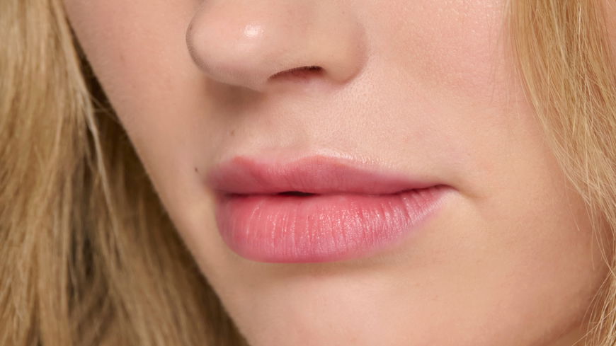 Lip Blushing: Alles über die Lippenpigmentierung