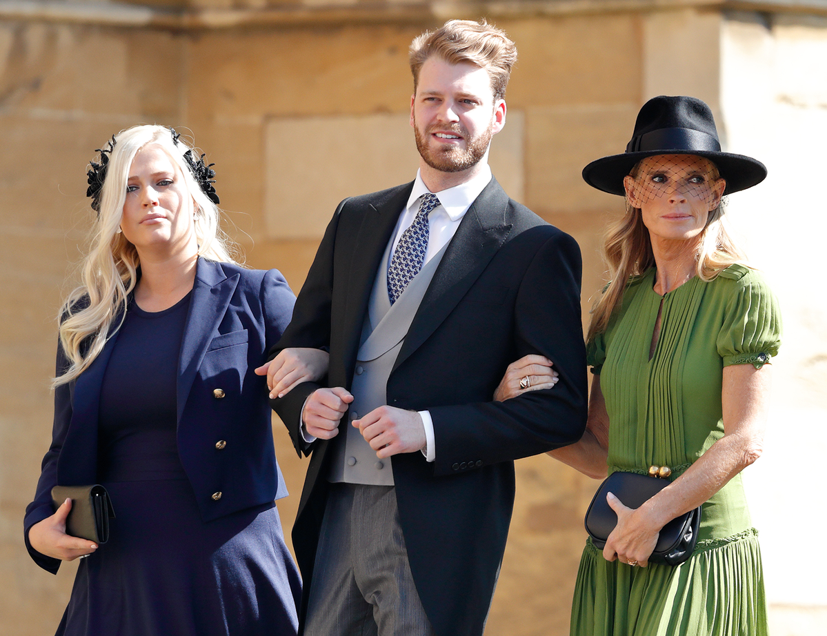 Louis Spencer: Louis Spencer ist der Enkelsohn der Schwester der verstorbenen Queen Elizabeth II und damit adelig. Der Junggeselle wird einst den Titel seines Vaters erben und seine zukünftige Frau damit zur Gräfin machen. Familienfestlichkeiten mit Herzogin Kate und Prinz William sind dann wahrscheinlich keine Seltenheit mehr.