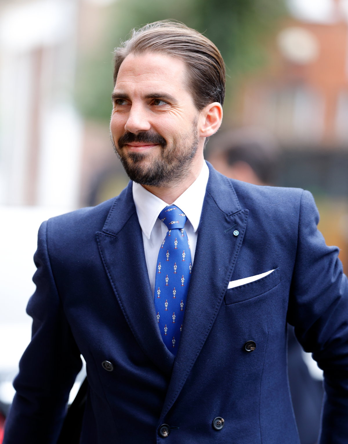 Philippos von Griechenland: Noch ein Prinz, der mit seiner Schwester auf offiziellen Events erscheint, ist der griechische Prinz Philippos. An seiner Seite wird man außerdem noch zur Prinzessin von Dänemark, den seine Mutter Anne-Marie stammt aus diesem Adelshaus. Seine Tante väterlicherseits gehört dann auch noch zum spanischen Königshaus, womit man dann wirklich das komplette Programm bekommt. Dann ist der Kummer, dass Prinz Harry seiner Meghan das Ja-Wort gab, nur noch halb so schlimm, oder?