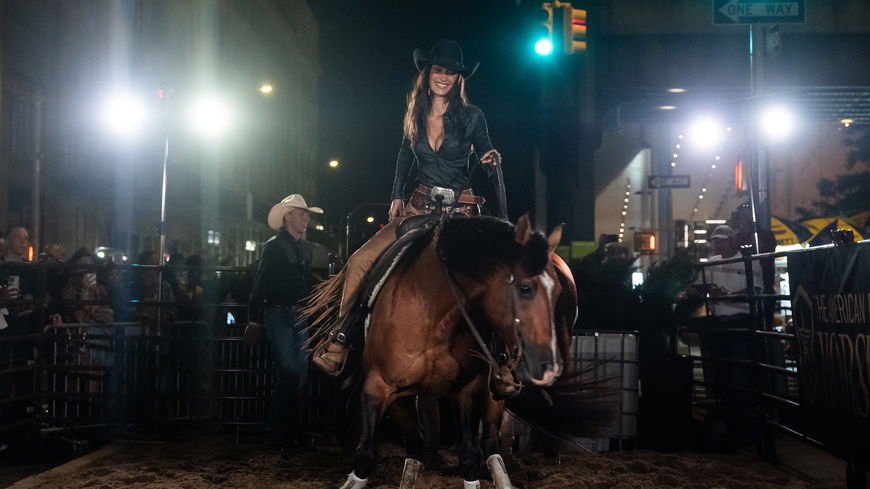 Bella Hadids "Horse Girl Ära" inspiriert unsere Herbst-Garderobe