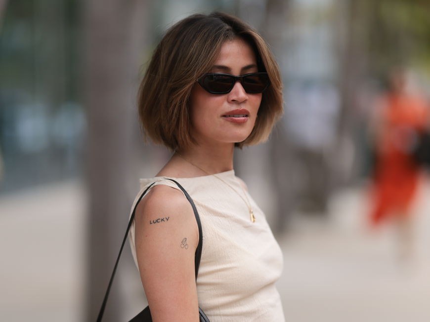 Frau mit Tattoo