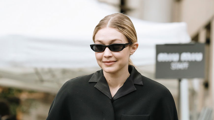Gigi Hadid trägt den gemütlichsten und stylischsten Cardigan für Herbst und Winter 2024