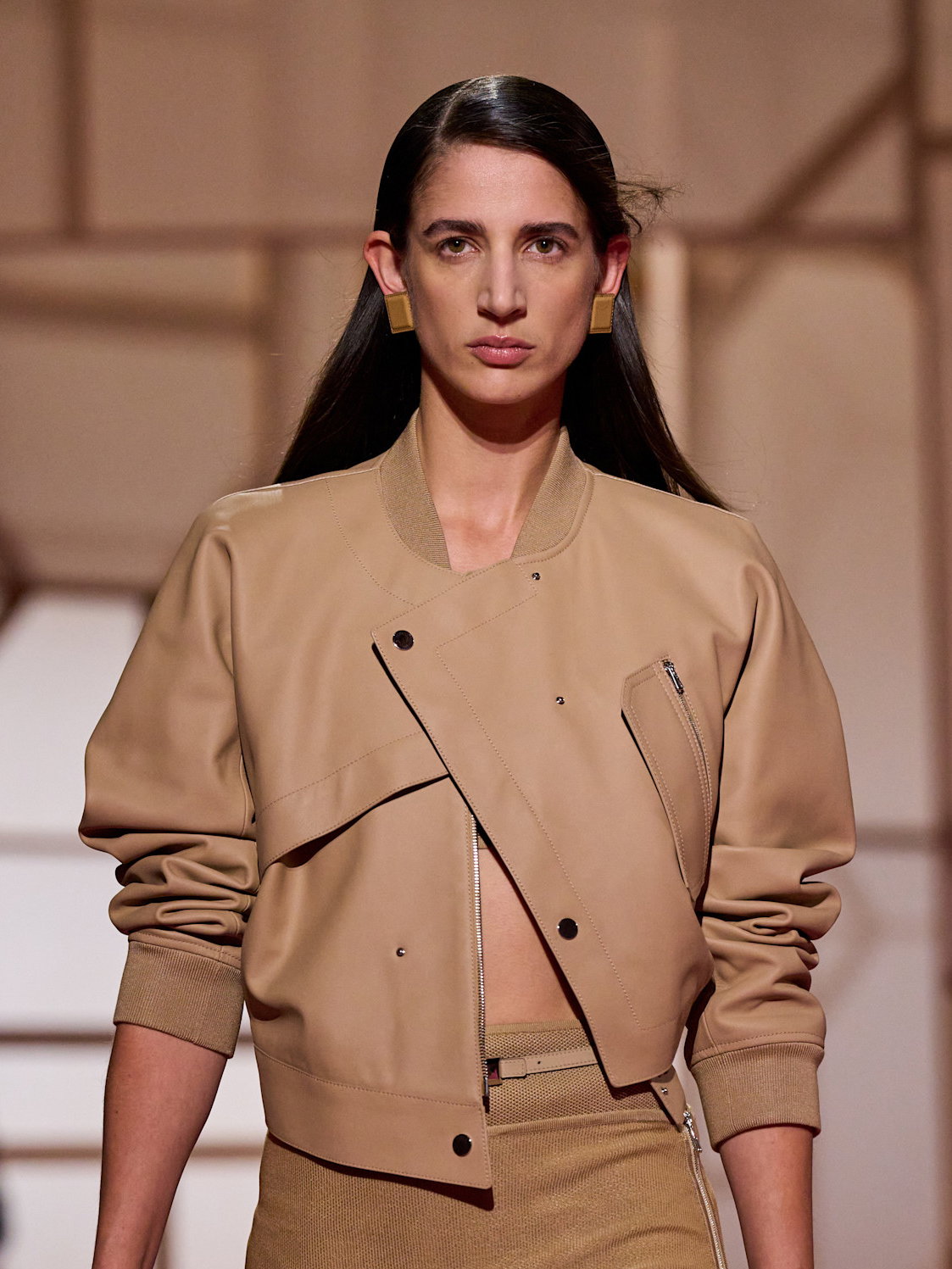 Seitenscheitel bei Hermès