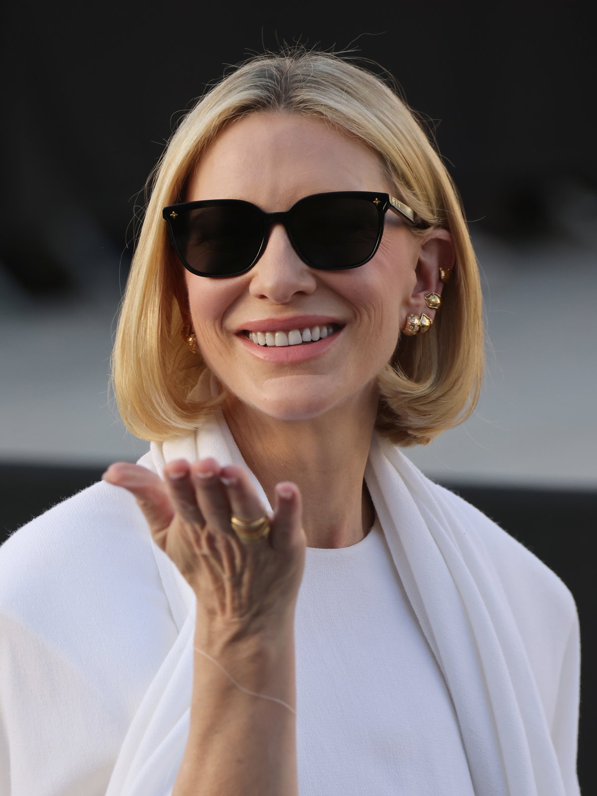 Cate Blanchett mit Lippenstift