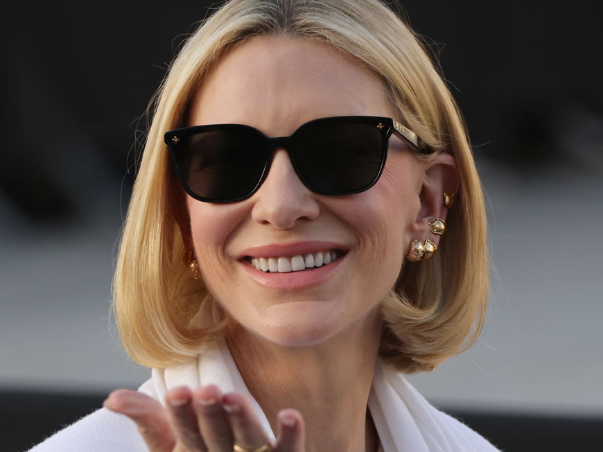 Cate Blanchett mit Lippenstift