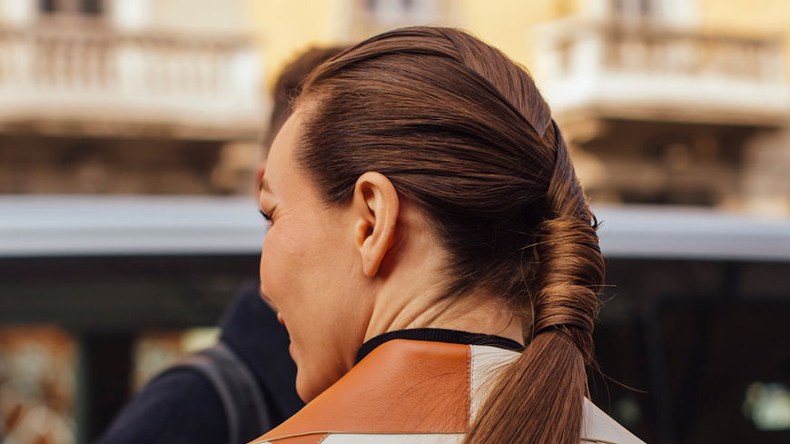 "Mocha Mousse Hair" ist der beste Frisuren-Trend im Herbst 2025