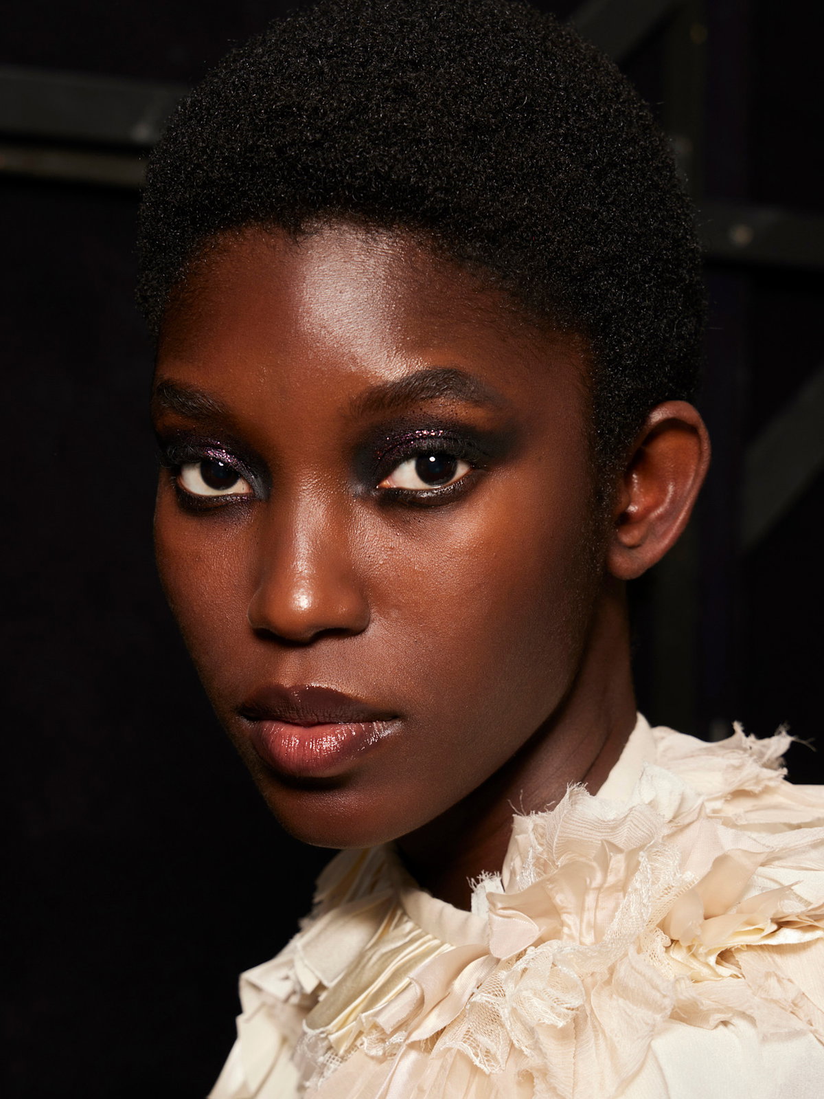 Glitzer-Smokey-Eyes