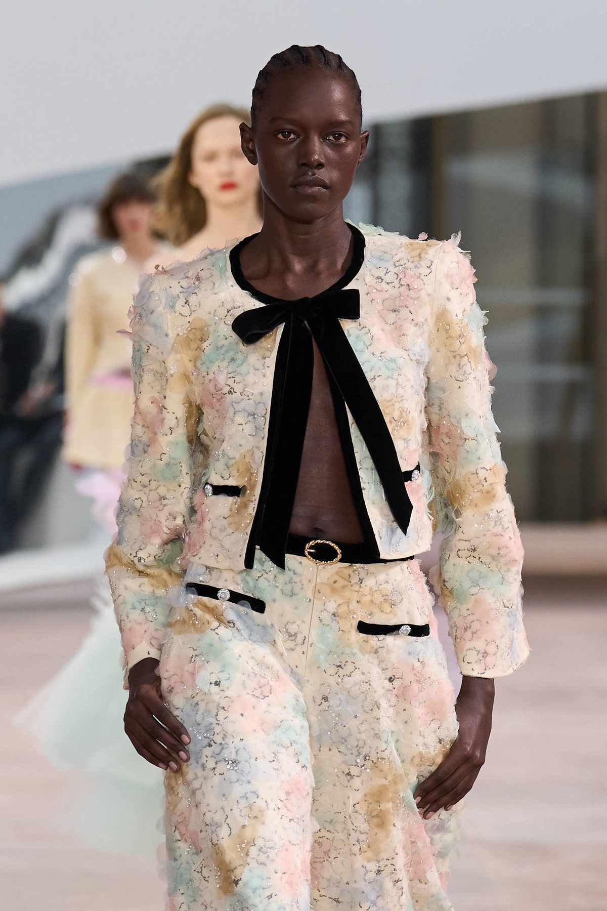3 Mode-Trends der Haute Couture Week, die uns für den Alltag inspirieren