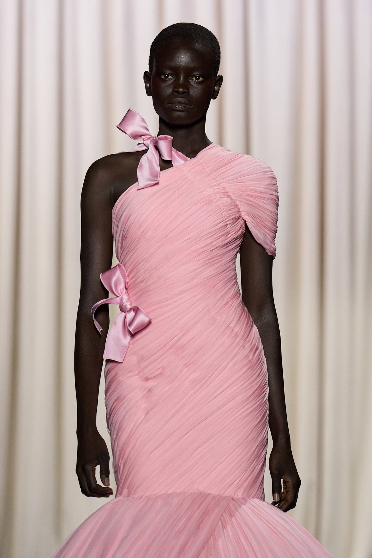 3 Mode-Trends der Haute Couture Week, die uns für den Alltag inspirieren