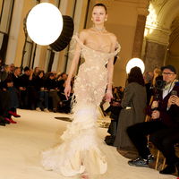5 Mode-Trends der Haute Couture Week, die uns für den Alltag inspirieren