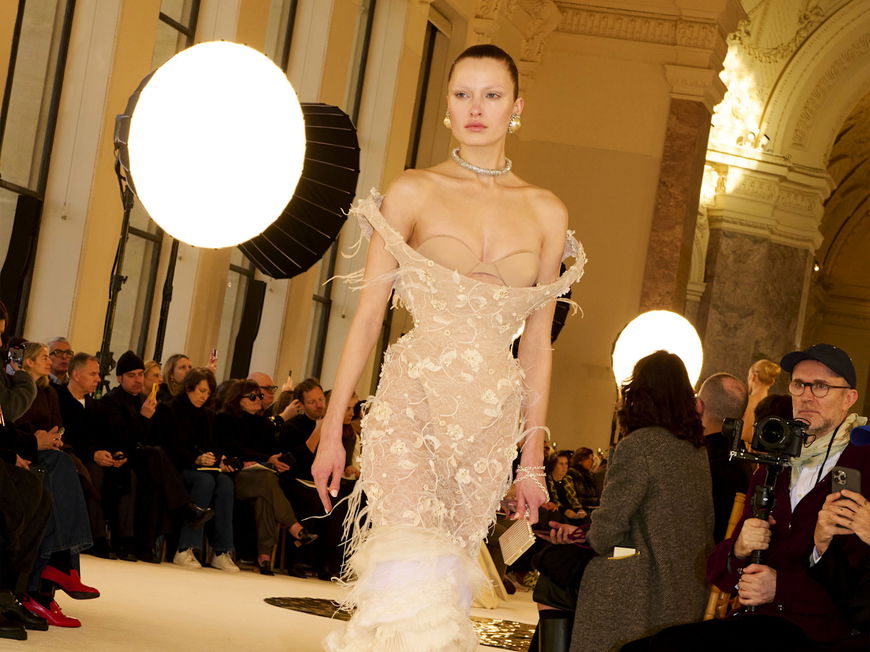 Mode-Trends der Haute Couture Week, die uns für den Alltag inspirieren
