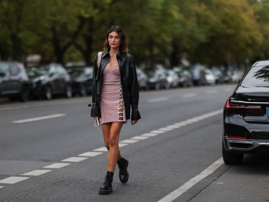 Celine Bethmann in Dr. Martens