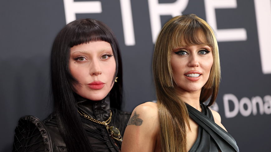 Miley Cyrus und Lady Gaga: Ihr Haarschnitt sorgt bei den Grammys 2025 für Aufsehen