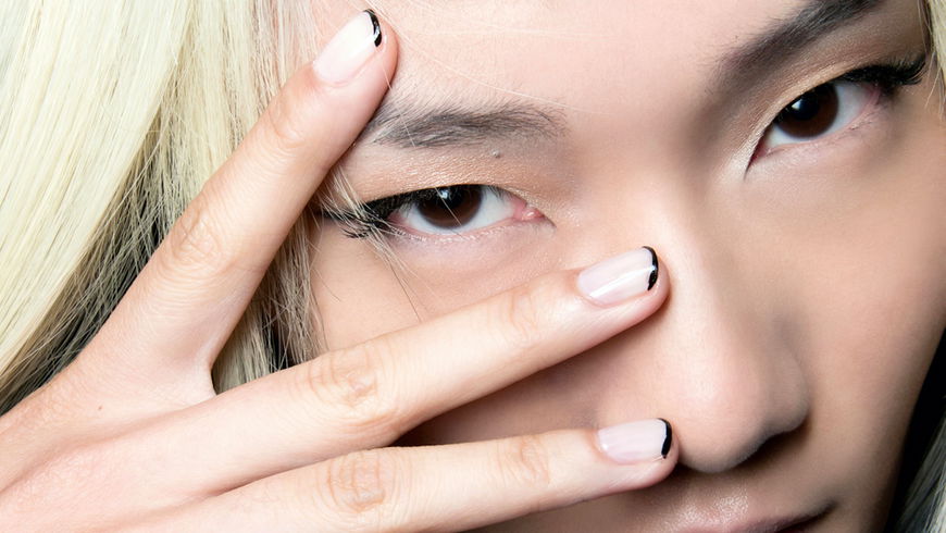 Weniger ist mehr: Micro French Nails tragen jetzt alle, die es minimalistisch lieben