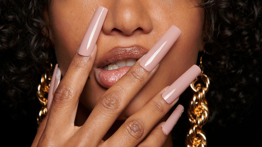 Maniküre-Trends 2026: "Satin Nails" lösen jetzt Chrome Nägel ab