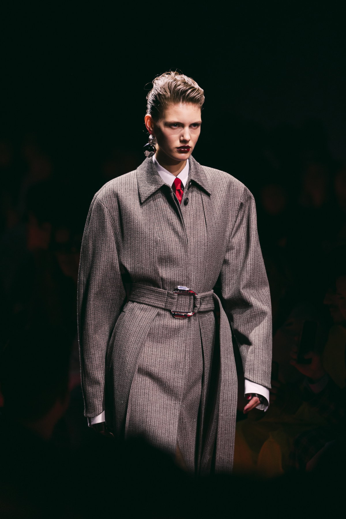 Model im Business-Look bei der Ferrari Fashion Show
