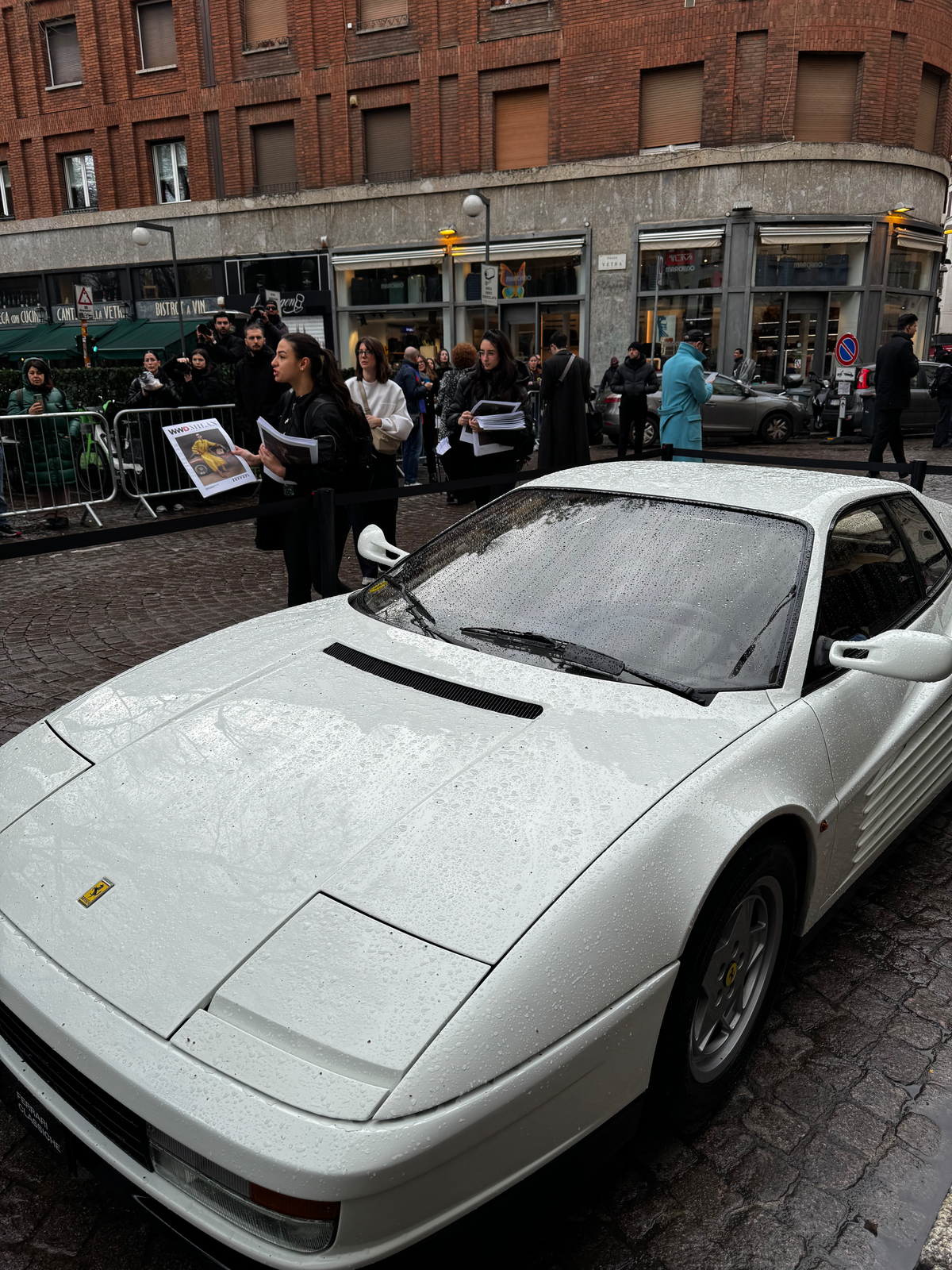 Ferrari Testarossa bei der Ferrari Fashion Show