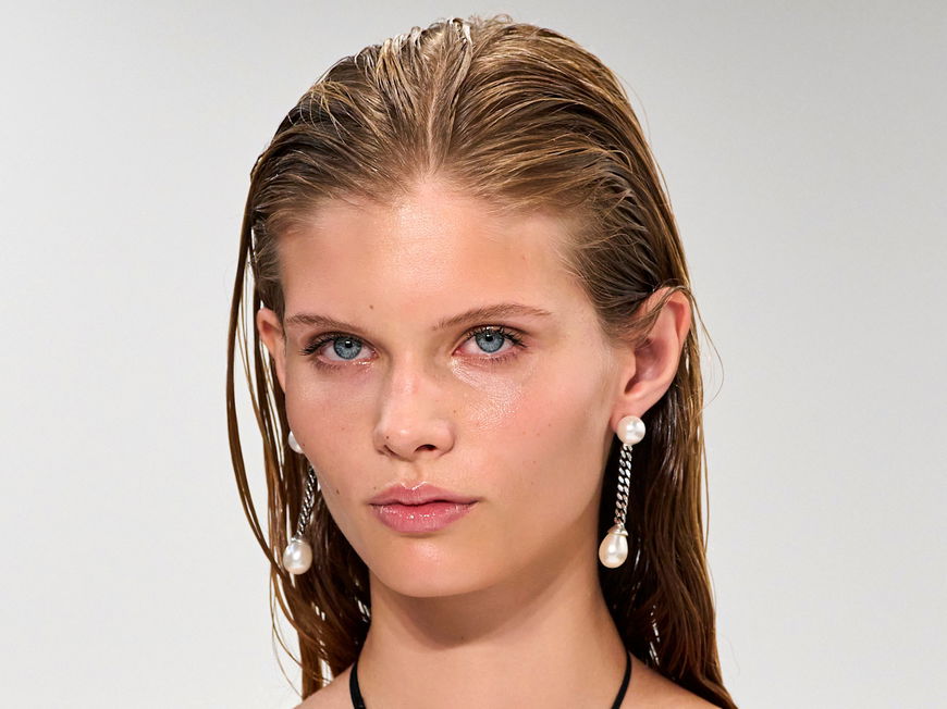 Model wet hair