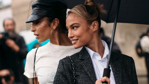 5 luxuriöse Foundations, die sich deinem Hautton perfekt anpassen