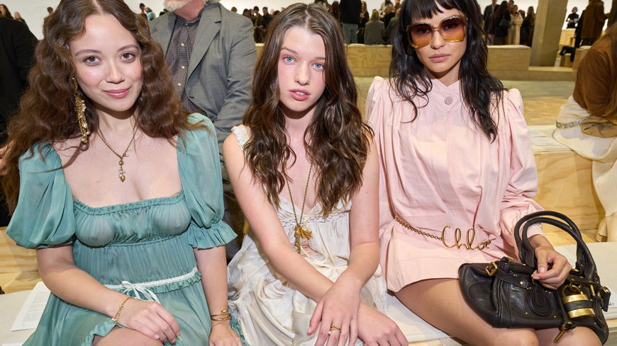 Mit dem Boho-Kleid von H&M liegst du 2025 im Trend