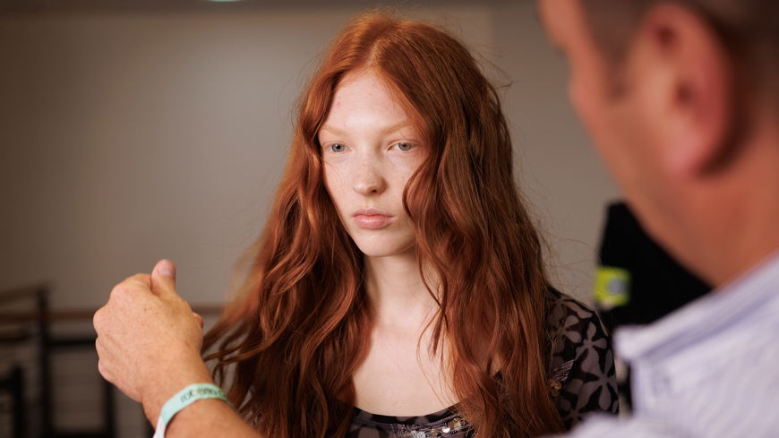 Apfelessig Haare: Deshalb solltest du auf das Hausmittel setzen