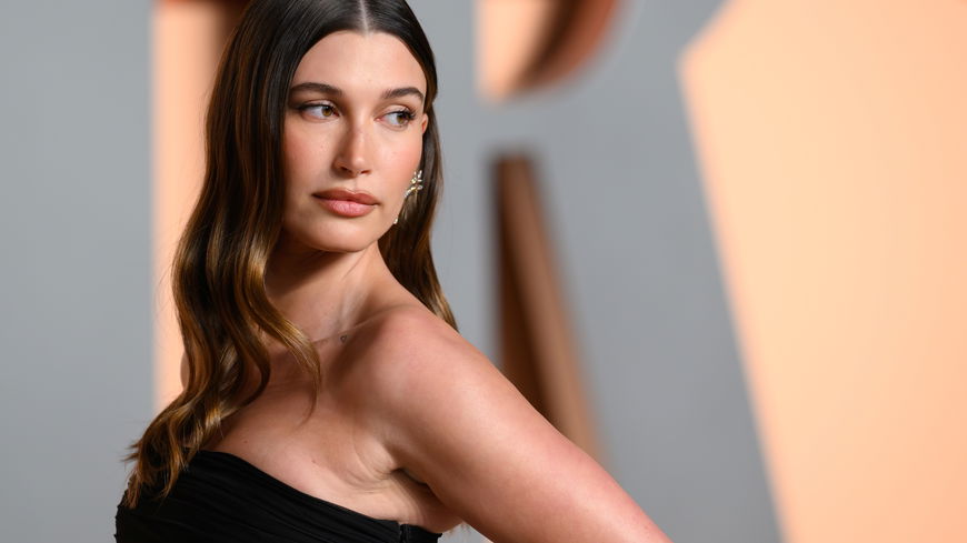 Hailey Bieber schwört auf diesen Mango-Trenchcoat