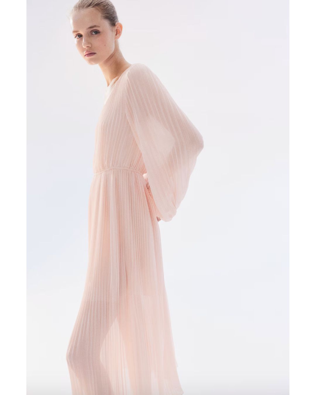 Plissiertes Chiffonkleid in Puderrosa von H&M