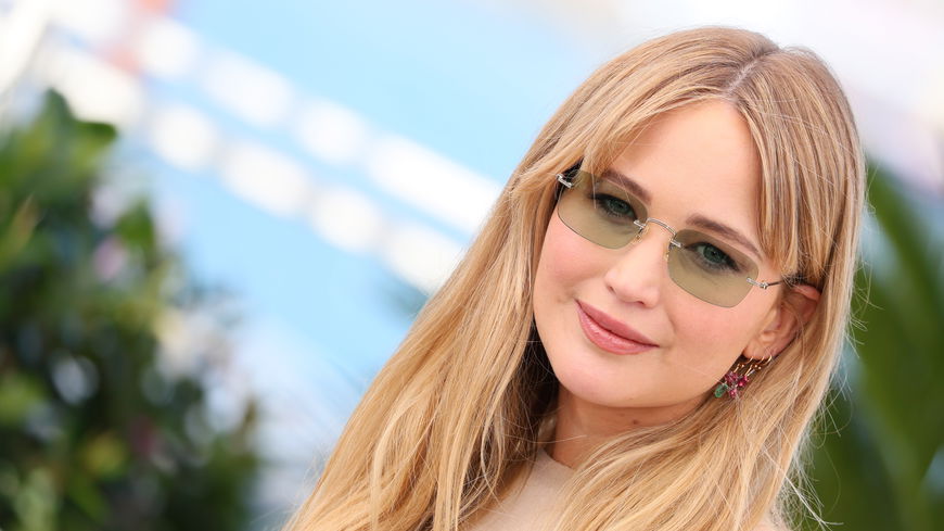 Abseits des Roten Teppichs! Dieser Look von Jennifer Lawrence in Cannes 2025 ist ein Must-have