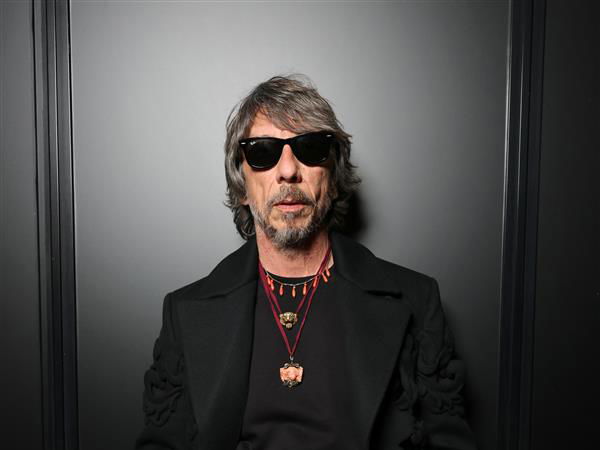 Ein Visionär, der Seinesgleichen sucht: Pierpaolo Piccioli überzeugt das Zepter bei Balenciaga.
