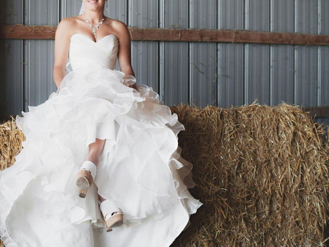 Eine Frau im Brautkleid