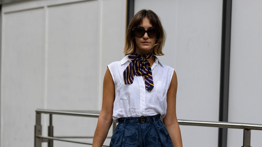Statt T-Shirt: Im Sommer 2025 tragen wir nur noch diesen Blusen-Trend