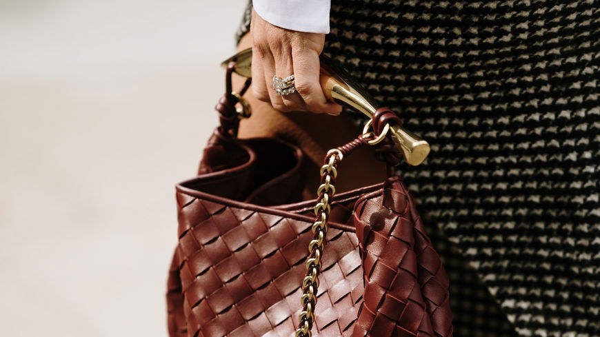 Alle Stars tragen im Sommer 2025 diesen einen Taschen-Trend