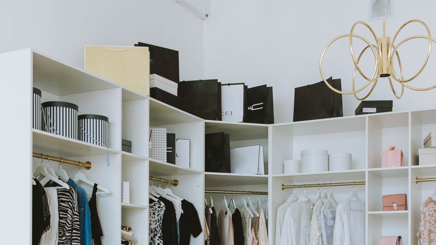 Clever Shoppen: So baust du dir eine nachhaltige und dennoch stilvolle Garderobe auf