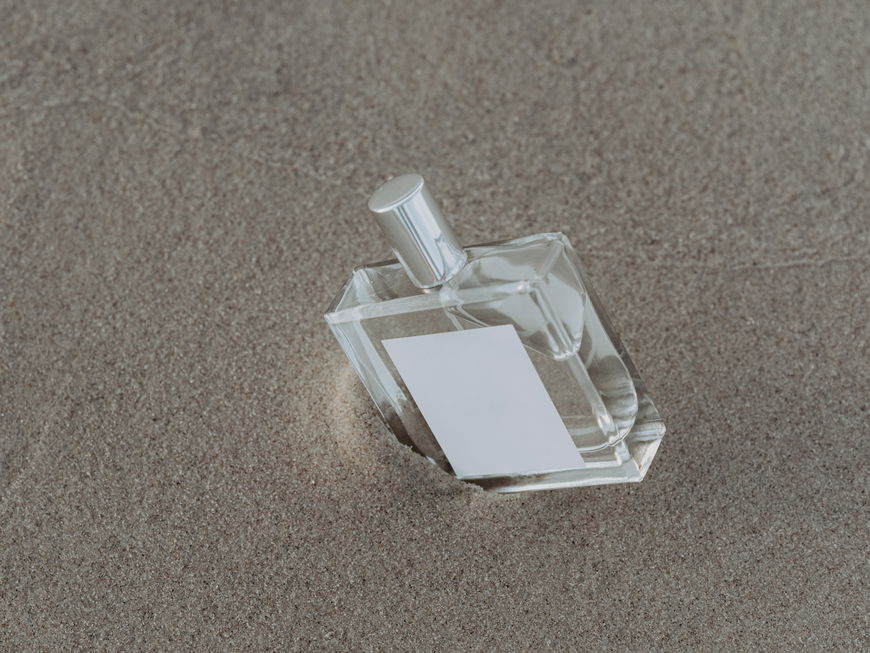 Parfum im Sand
