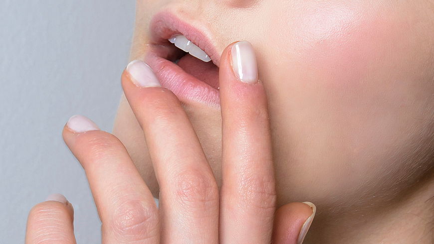 Coconut Milk Nails sind der eleganteste Maniküre-Trend im Sommer 2025