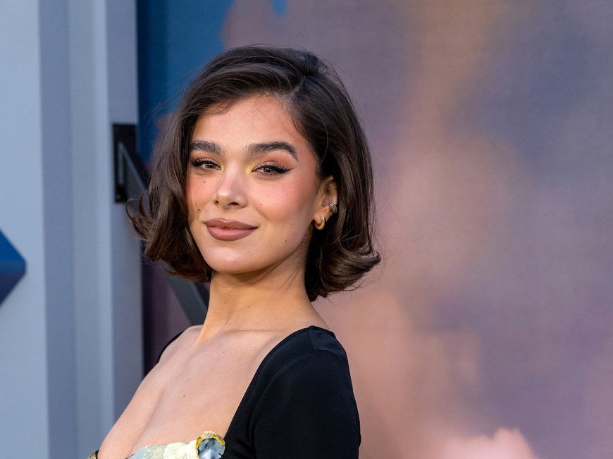 Hailee Steinfeld mit Monaco Bob
