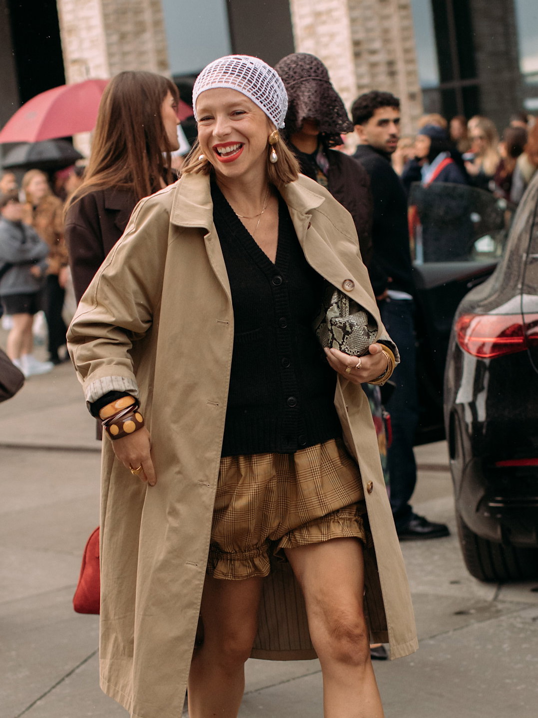Bei der Copenhagen Fashion Week zeigten die Scandi-Girls eindrucksvoll, dass alles möglich ist in Sachen "Crochet Caps".