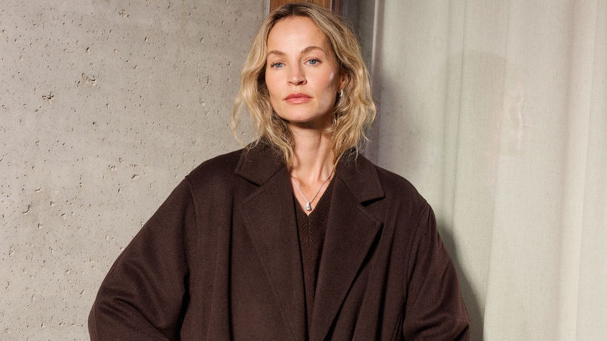 Anouk Yve über die schönsten Styles und Trendfarben für den Herbst 2025