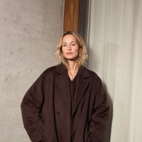 Anouk Yve über die schönsten Styles und Trendfarben für den Herbst 2025