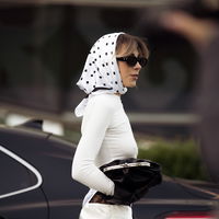 Kein Accessoire vereint die größten Sommer-Trends 2026 so gekonnt wie Polka Dot Bandanas