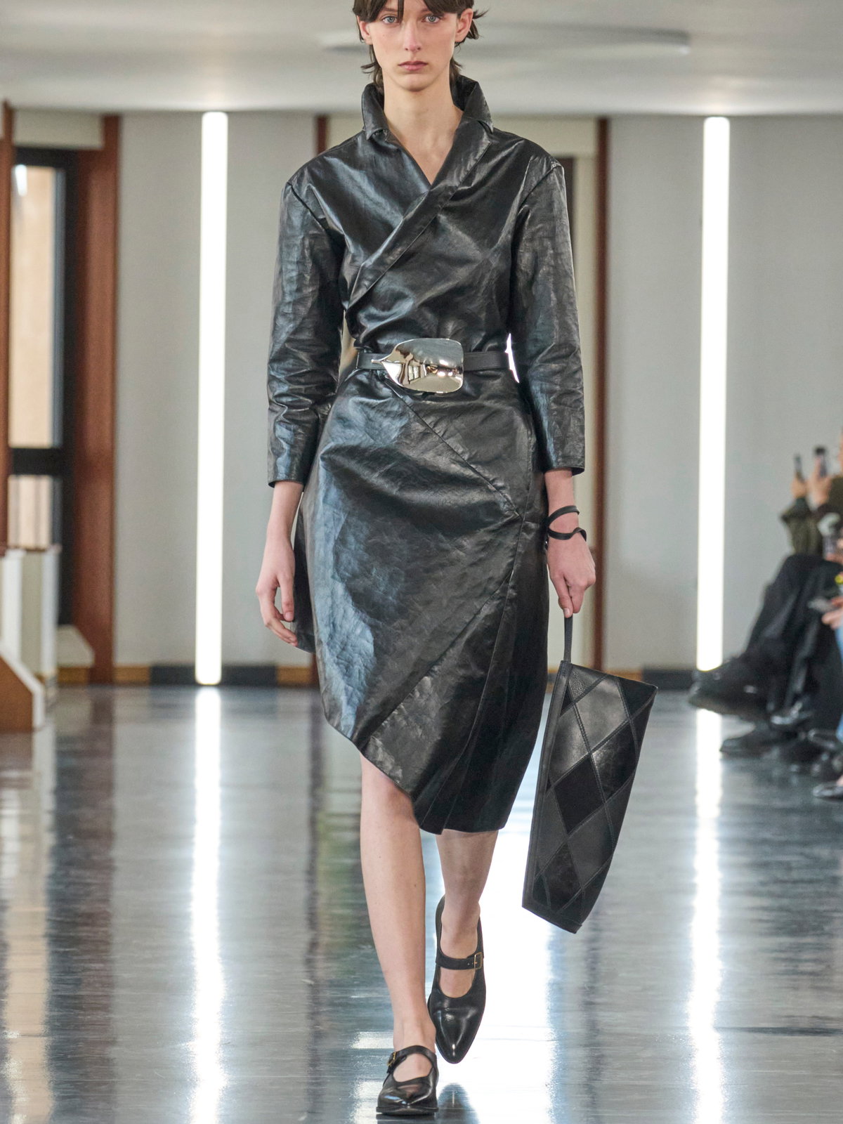 Mary Janes sind auf den Runways mehr als präsent und wir lieben den Klassiker für sämtliche Stylings.