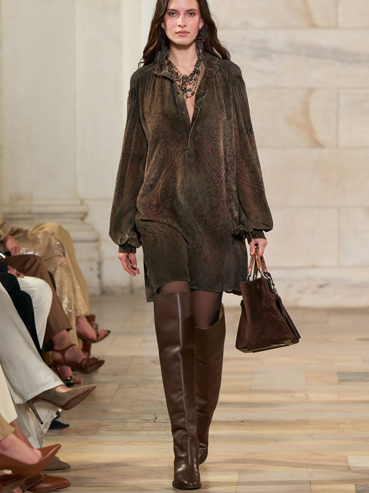 Pure Eleganz! Overkenee Stiefel finden auch auf dem Laufsteg von Ralph Lauren ihren wohlverdienten Platz.