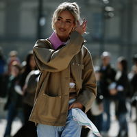 Diese Jacke von H&M tragen wir im Herbst 2025 jeden Tag zur Jeans