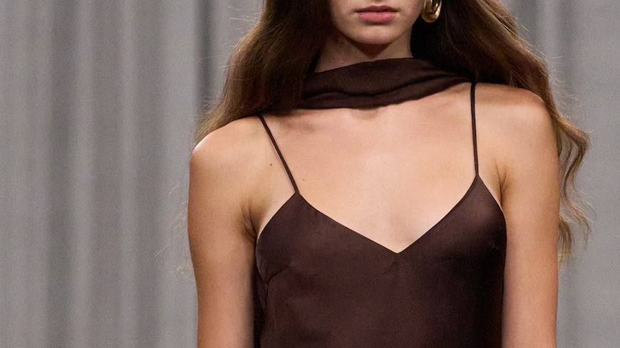 Parfum-Trend 2025: Diese 3 Düfte mit Zedernholz riechen unheimlich feminin